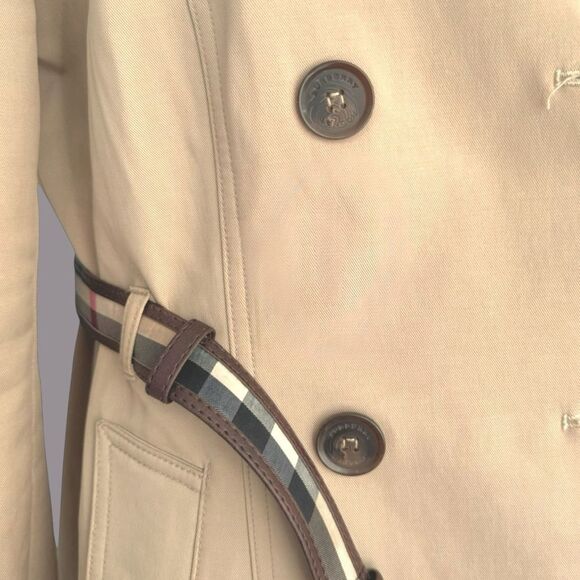 BURBERRY EUC mid-length belted Gabardine trench in Honey Size L - Picture 10 of 11